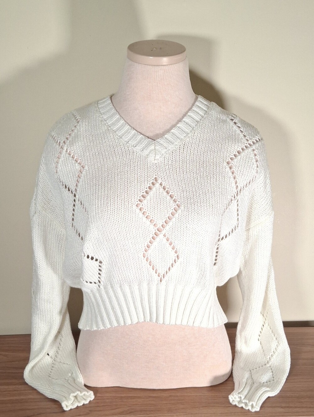 mi ami Cream Cropped V-Neck Pointelle Sweater